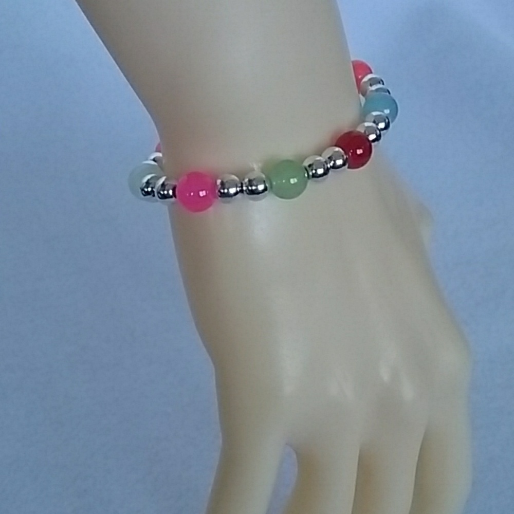 Multi colored beaded stretch bracelet